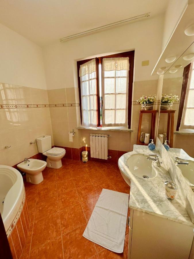 Appartement La Casa Del Tiglio à Sarzana Extérieur photo